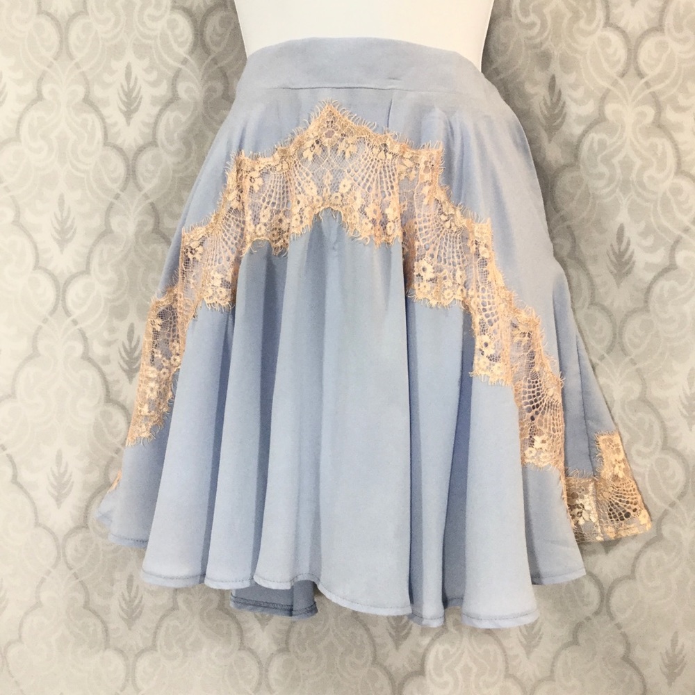 NWOT English Rose Lace Applique Mini Skirt